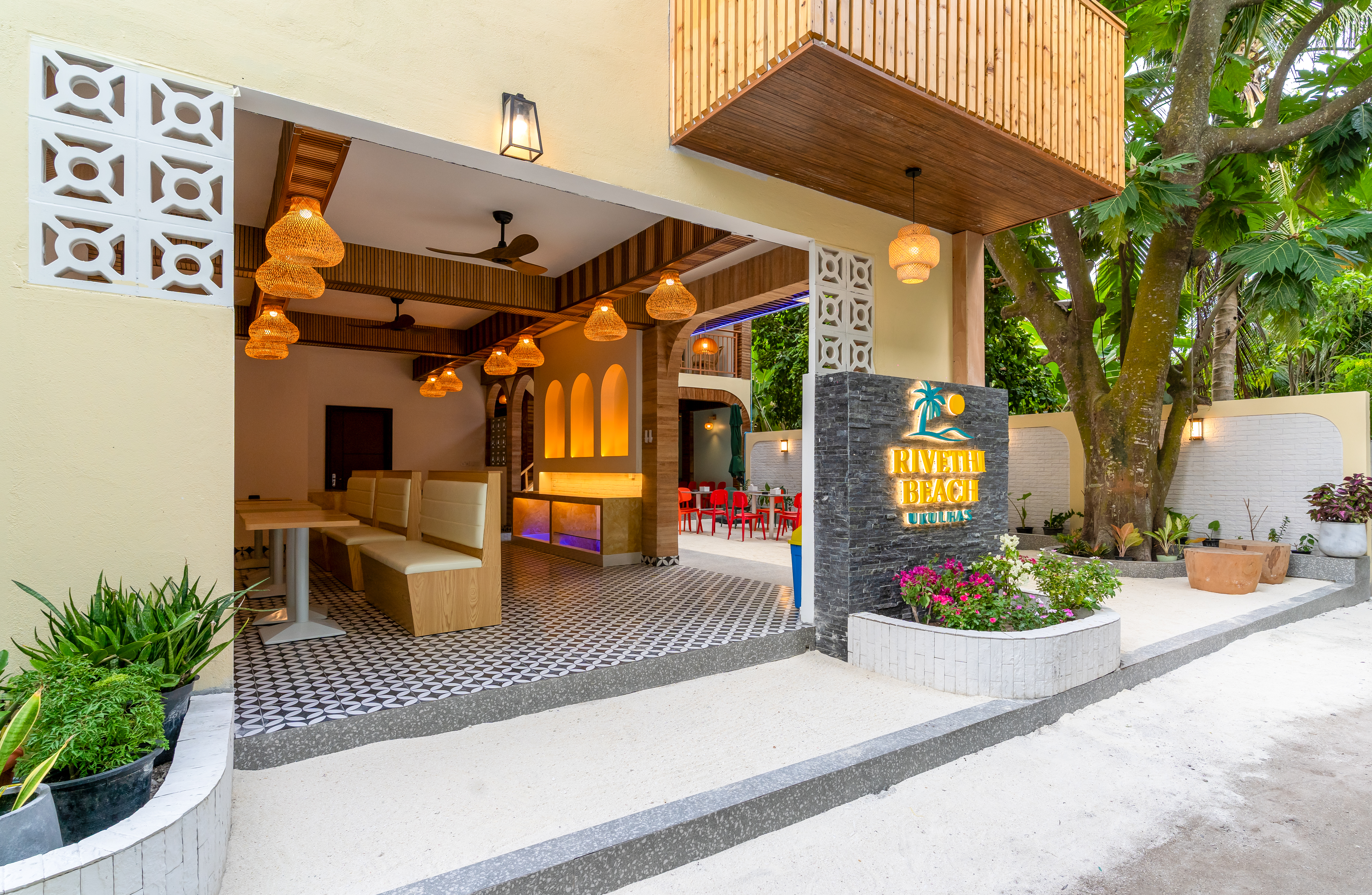 Standard Room thumbnail 3